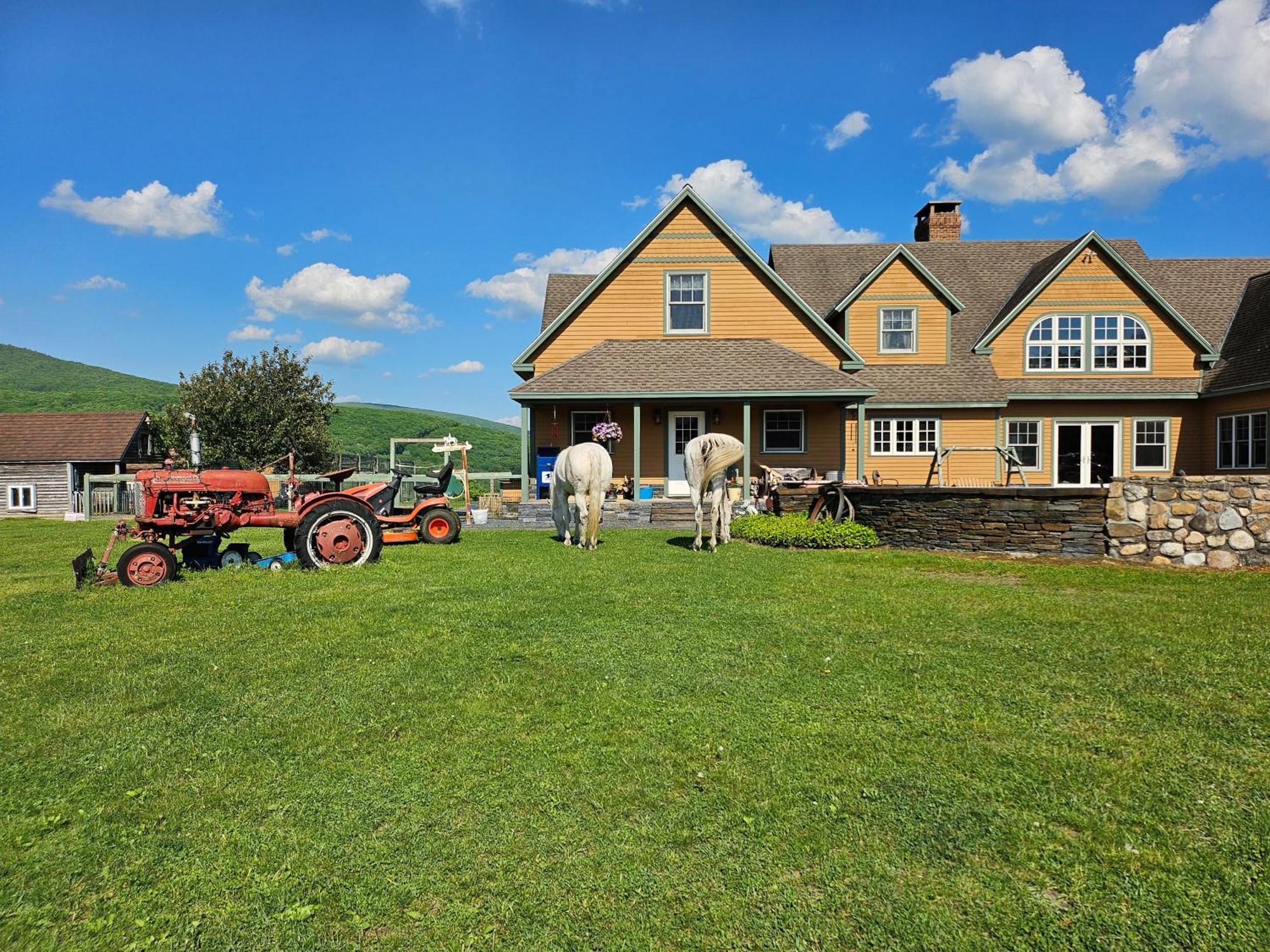 וויליאמסטאון Clover Hill Farm & Country Inn מראה חיצוני תמונה